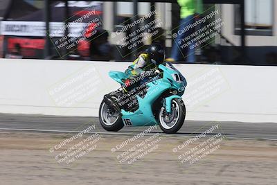 media/Oct-05-2025-CVMA (Sun) [[beeef4f201]]/Race 2-Supersport Middleweight/